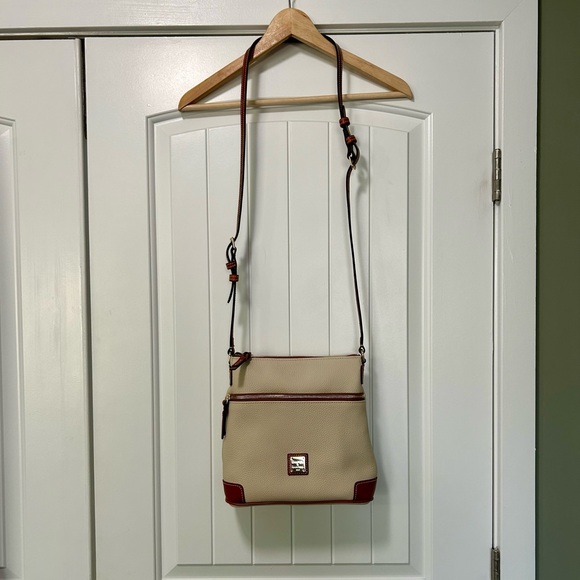 Dooney & Bourke Pebble Grain Crossbody in Bone NWOT - Picture 2 of 11